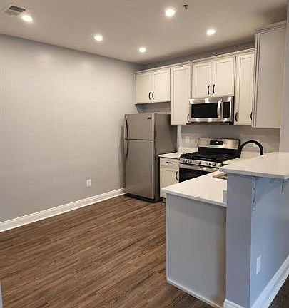 3rd image of 832 Estuary Dr