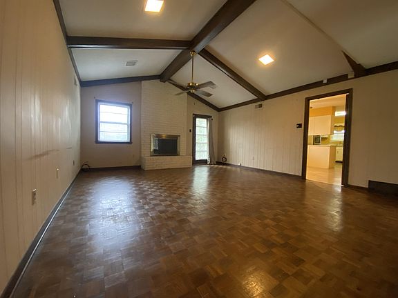 5th image of 6121 Southampton Dr
