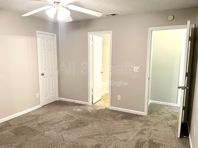 311 Coral Cir — Photo 8