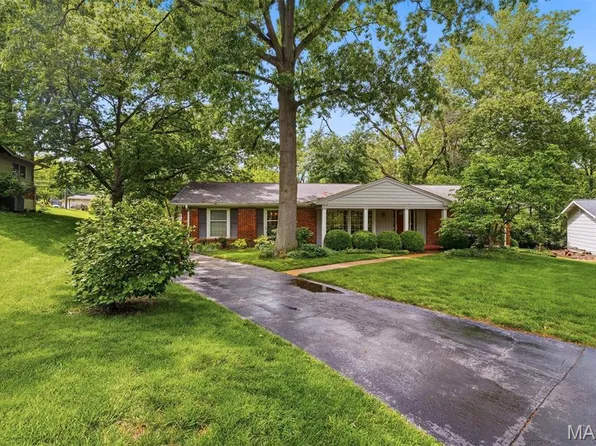259 White Tree Ln, Ballwin, MO 63011