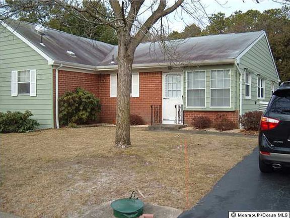 2nd image of 11 Lafayette Drive #B
