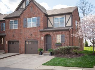 112 Ambassador Private Cir, Hendersonville, TN 37075