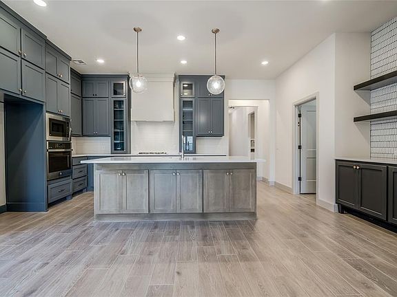 5th image of 6613 NW 147th St