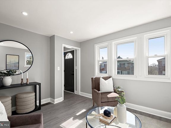 5th image of 750 Charing Cross Rd