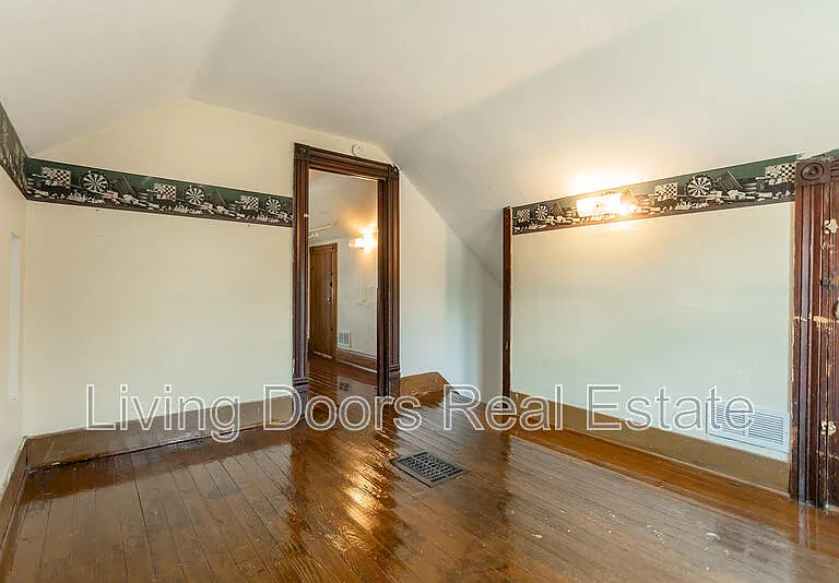 1025 N 8th St — Photo 18