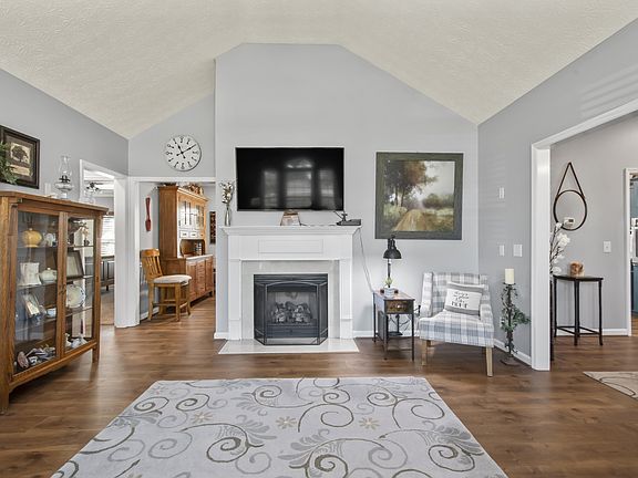 5th image of 10009 Langford Ct