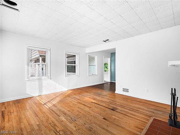 3rd image of 14571 Dean Ct