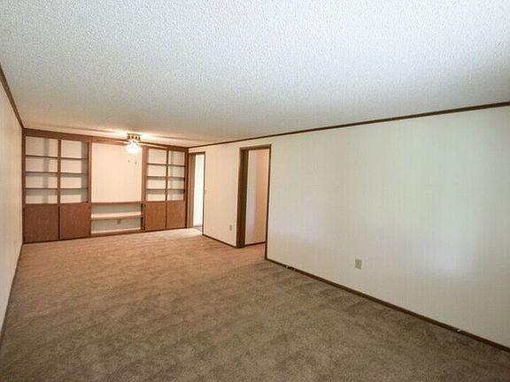 3rd image of 4727 Walden Cir #154
