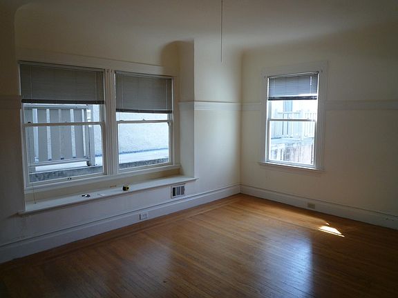 4th image of 2536 Regent St