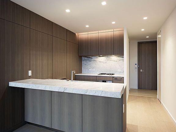 4th image of 500 W 18th St #W15e