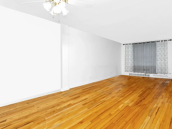 4th image of 23-45 Bell Blvd #2E