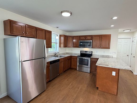 3rd image of 6A Red Oak Way