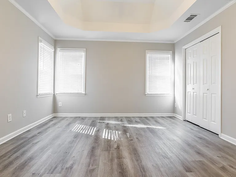 1504 Justin Dr — Photo 11