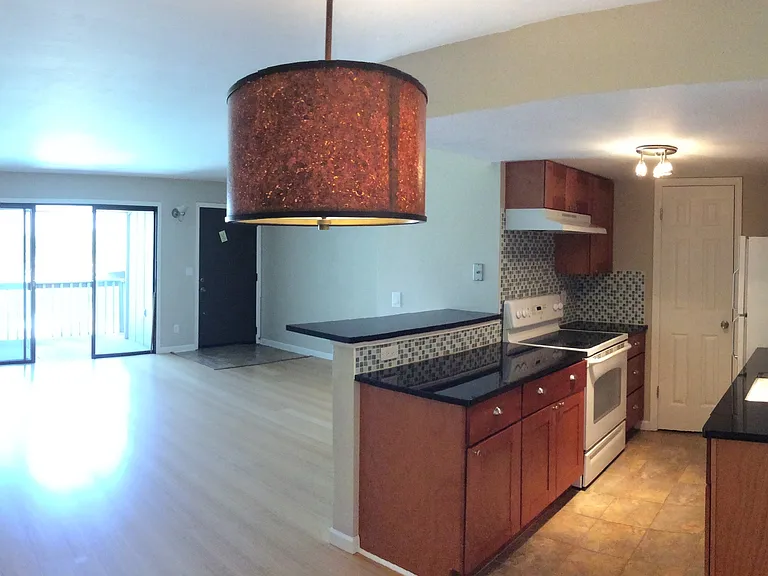 625 Manhattan Pl #311 — Photo 1