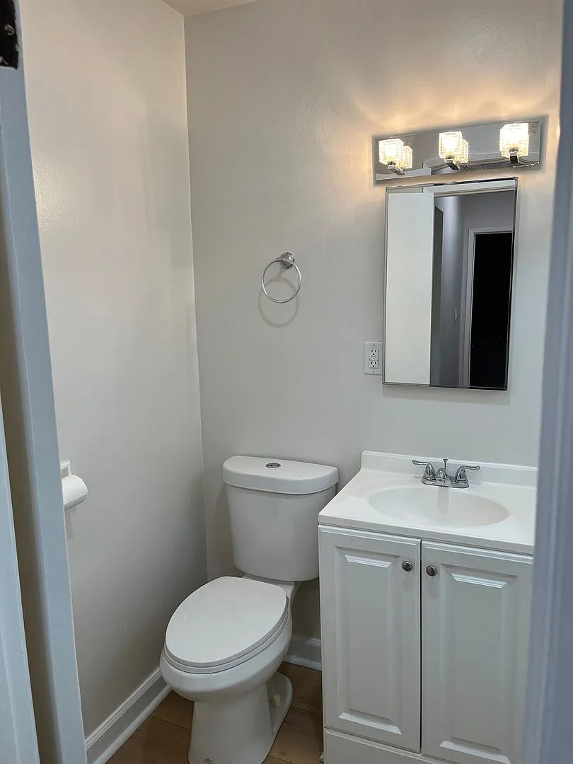 Coral Apartments — Photo 2