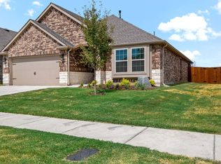 2915 Trusting Way, Aubrey, TX 76227