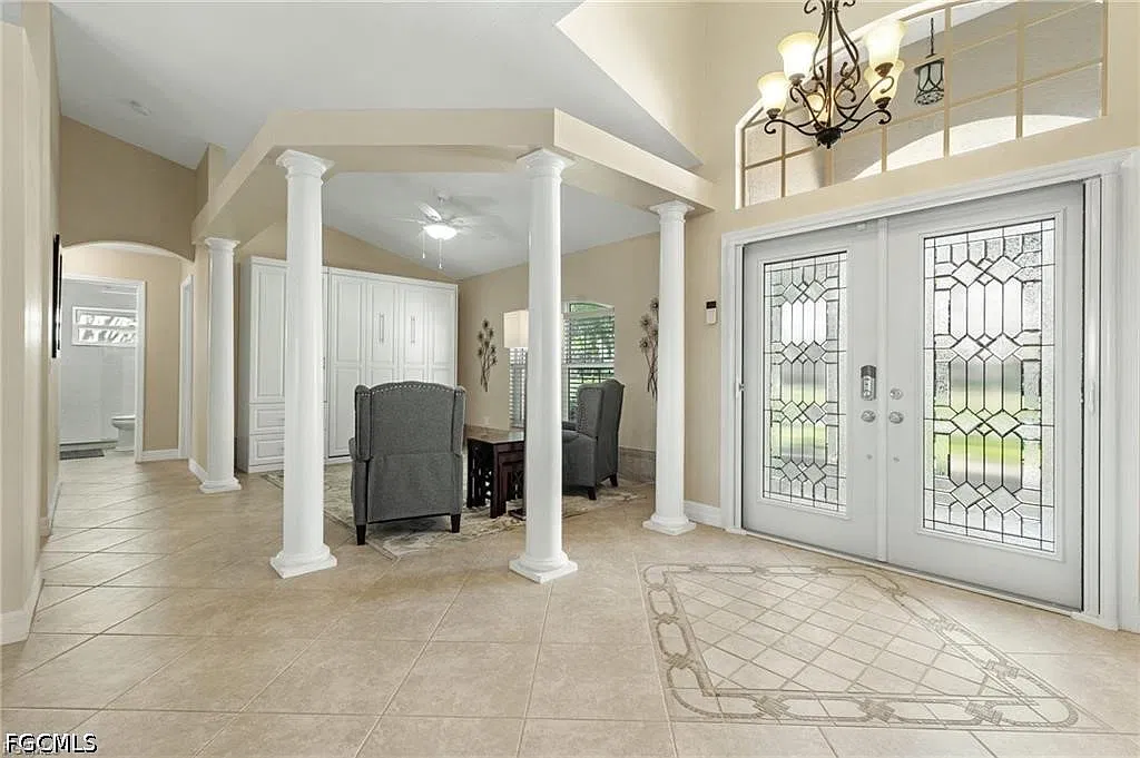 3 bed, 2.0 bath, 2071 sqft, $4,000 — Photo 3