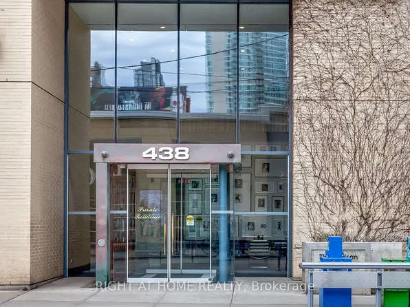 438 King St W Unit 1403, Toronto, ON M5V 3T9