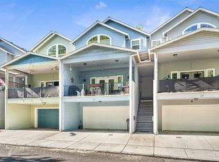 125 N 6th St, Central Point, OR 97502