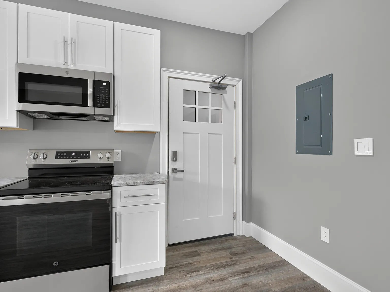 2 bed, $2,095 — Photo 2