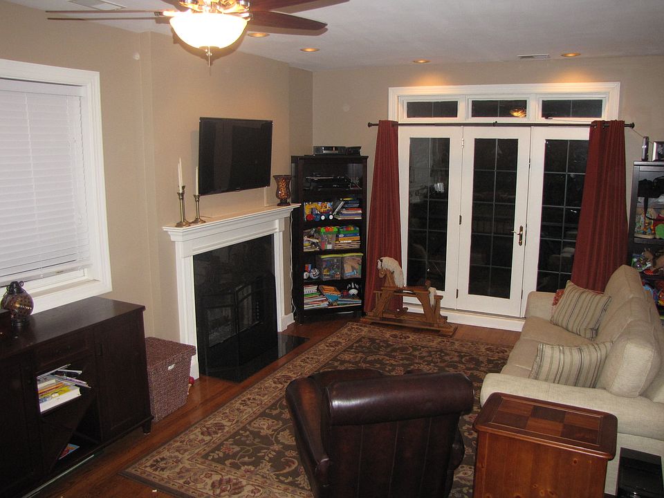 2nd image of 4210 N California Ave APT 2N