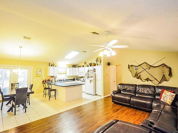 4th image of 9016 S Waterview Dr