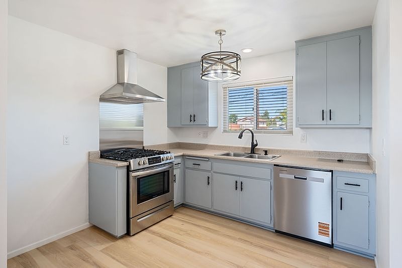 1st image of 3913 W 178th St APT D