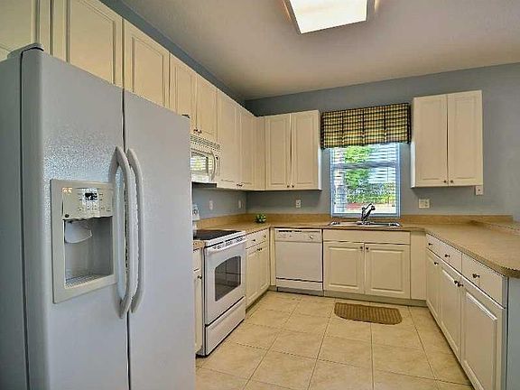 5th image of 9843 E Verona Cir