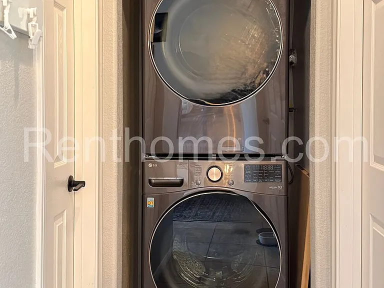 2760 Farragut Rd #113 — Photo 14