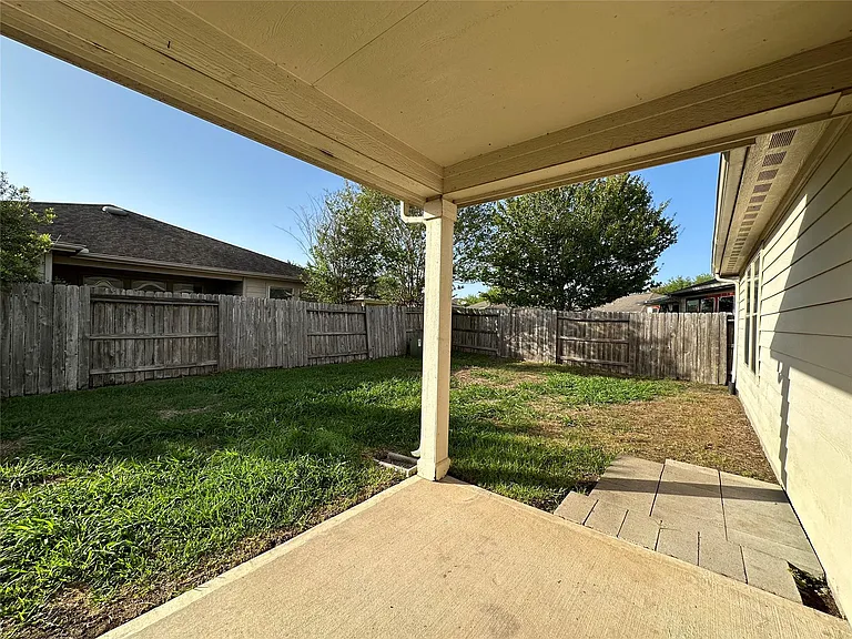 8023 Clover Leaf Dr — Photo 34