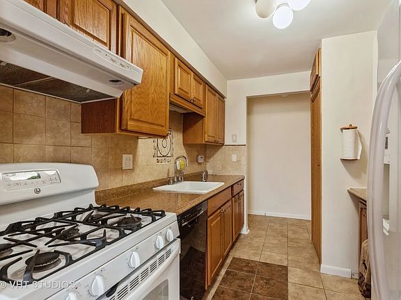 3rd image of 3104 Roberts Dr APT 3