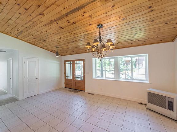 4th image of 231 Highwood Cir