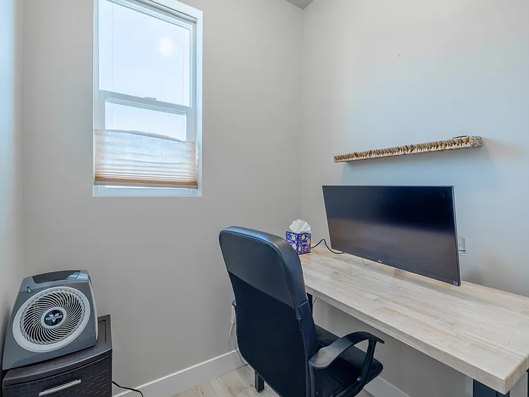 1024 W 400 S — Photo 18