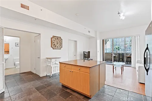 488 E Ocean Blvd #507 Photo 1