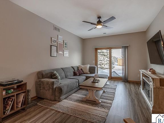 4th image of 2056 Pratt Cir