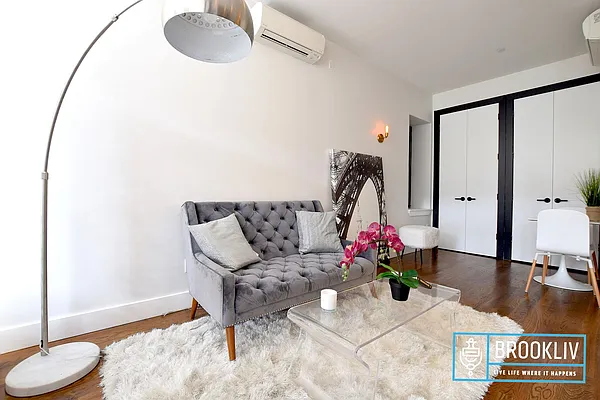 Rented by null | media 16