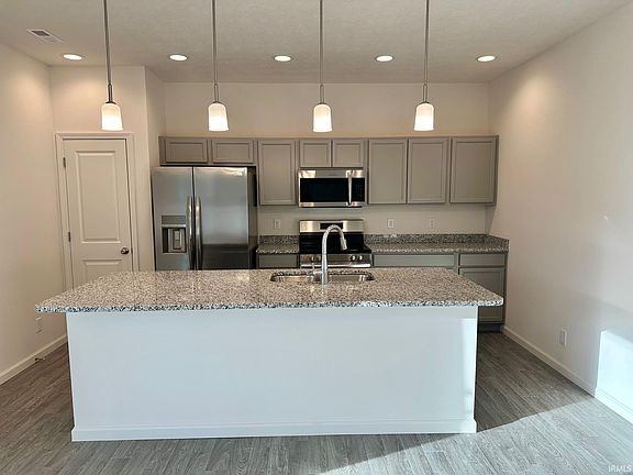 2nd image of 402 Wallingford St Lot 266
