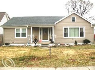 23040 Hughes Ave, Hazel Park, MI 48030