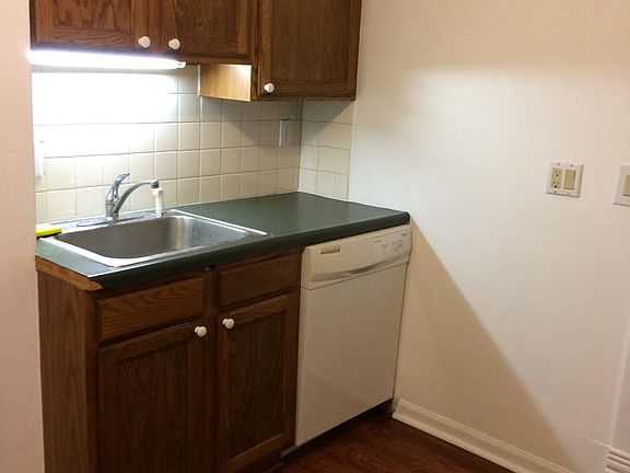 3rd image of 44 E Patterson Ave