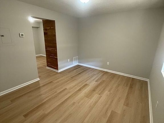 3rd image of 31 Hurley St #17