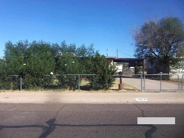 2nd image of 1620 W Chipman Rd