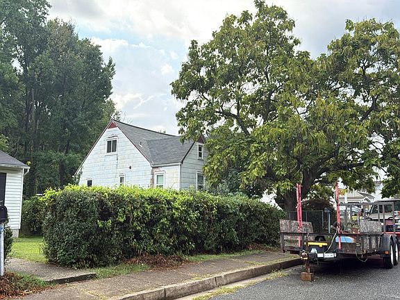 3rd image of 1635 Hopewell Ave