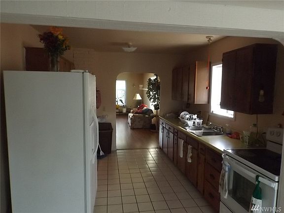3rd image of 900 1st Ave S