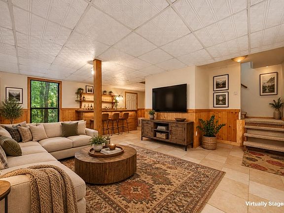 4th image of 104 Pine Ridge Rd