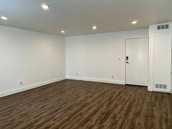2nd image of 3232 W Avenue 32 #8