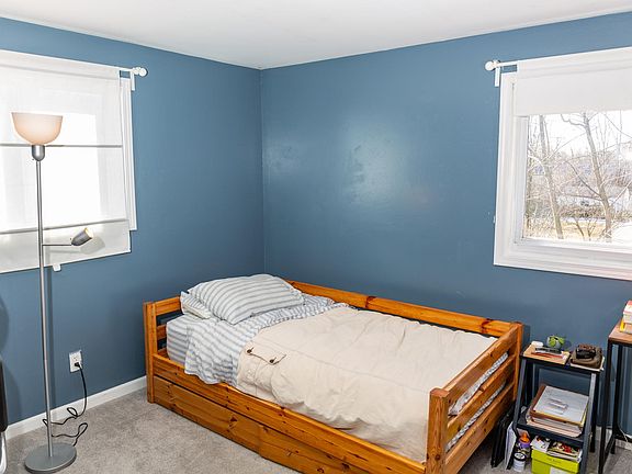 5th image of 22582 Albion Ave