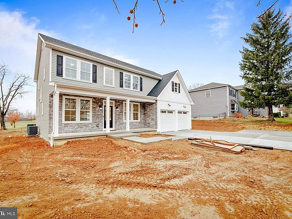 3rd image of 866 Hulmeville Rd