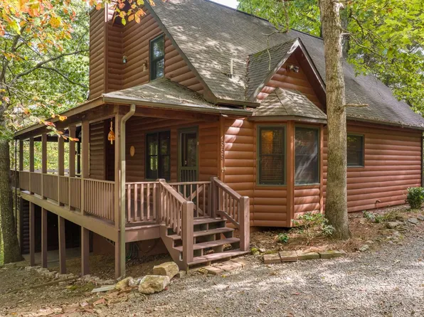 339 Reindeer Ln, Talking Rock, GA 30175