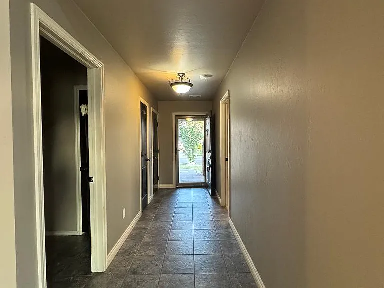 2801 NW 189th St — Photo 10