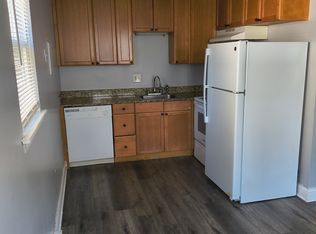 372 W Old Indian Trl APT 2, Aurora, IL 60506